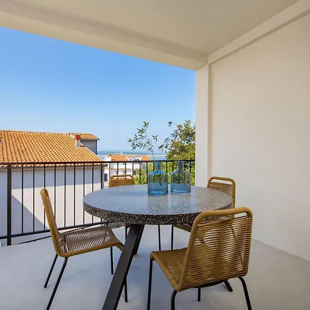 Διαμέρισμα Sunrise Mit Pool By Interhome