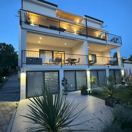 Διαμέρισμα Sunrise Mit Pool By Interhome *